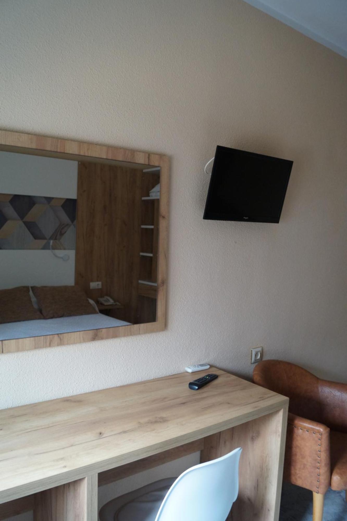 Hostal Real Plasencia Bagian luar foto