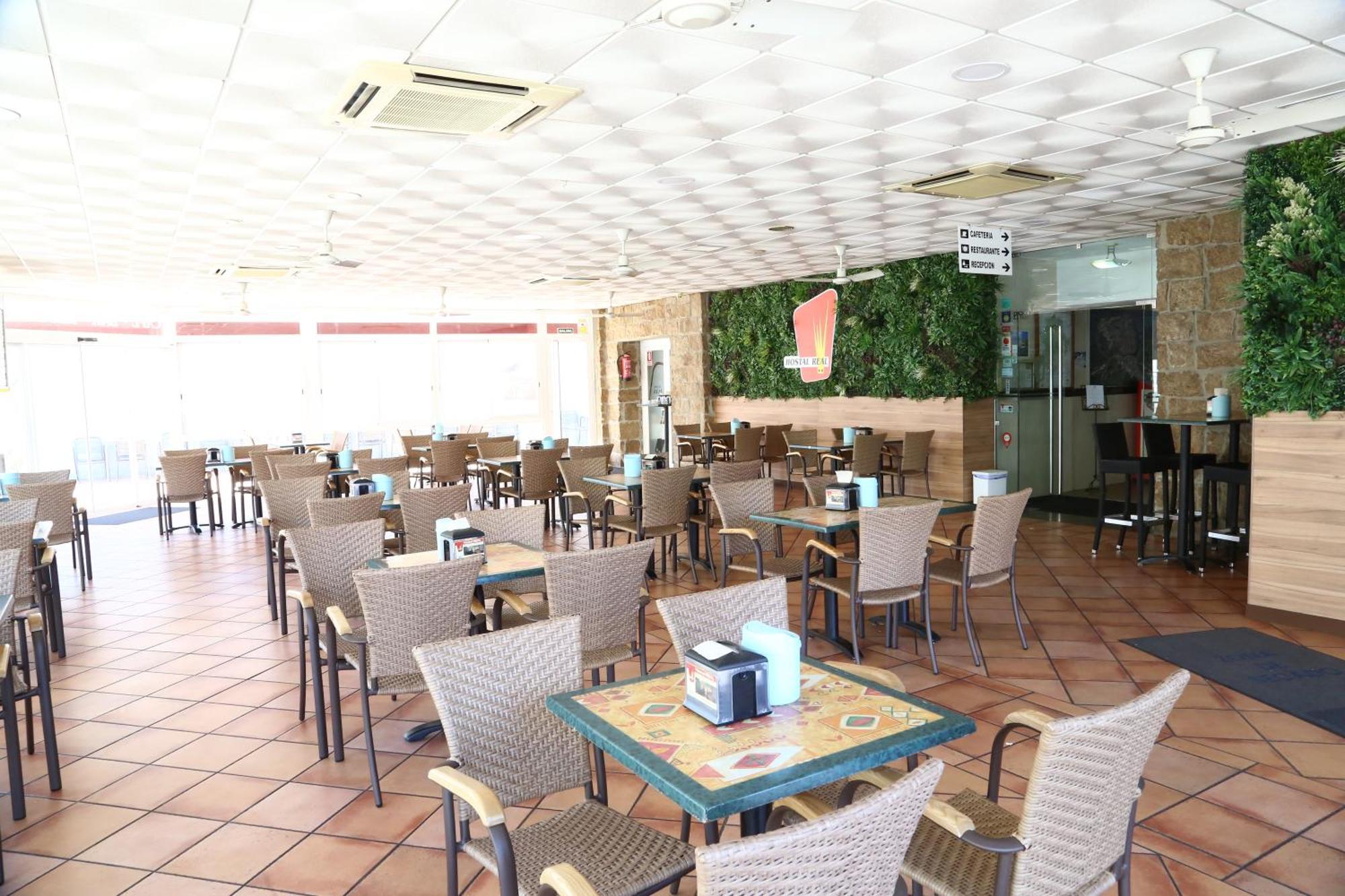 Hostal Real Plasencia Bagian luar foto
