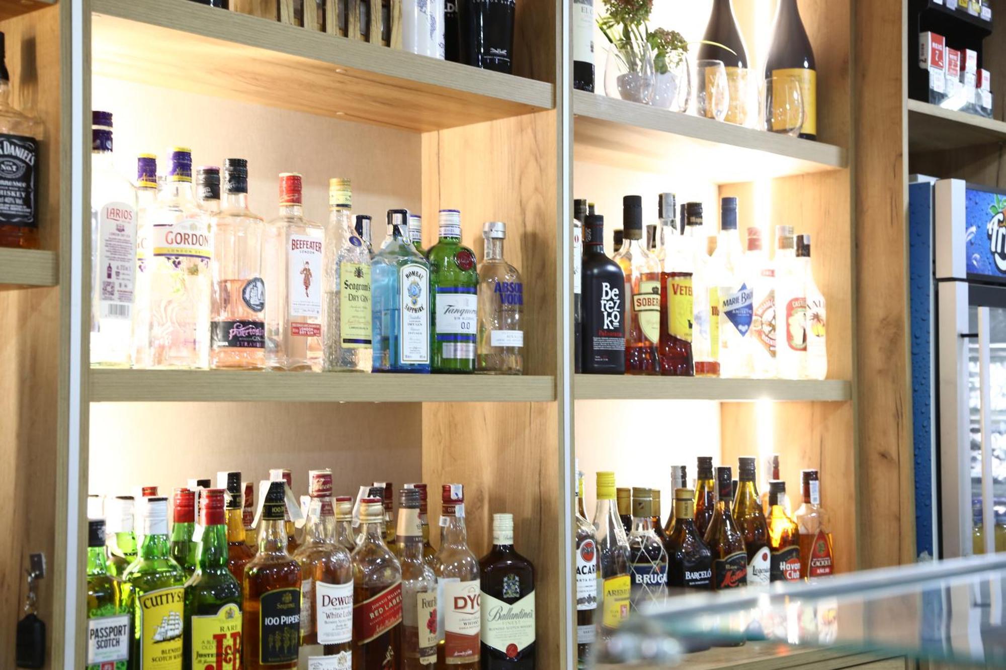 Hostal Real Plasencia Bagian luar foto
