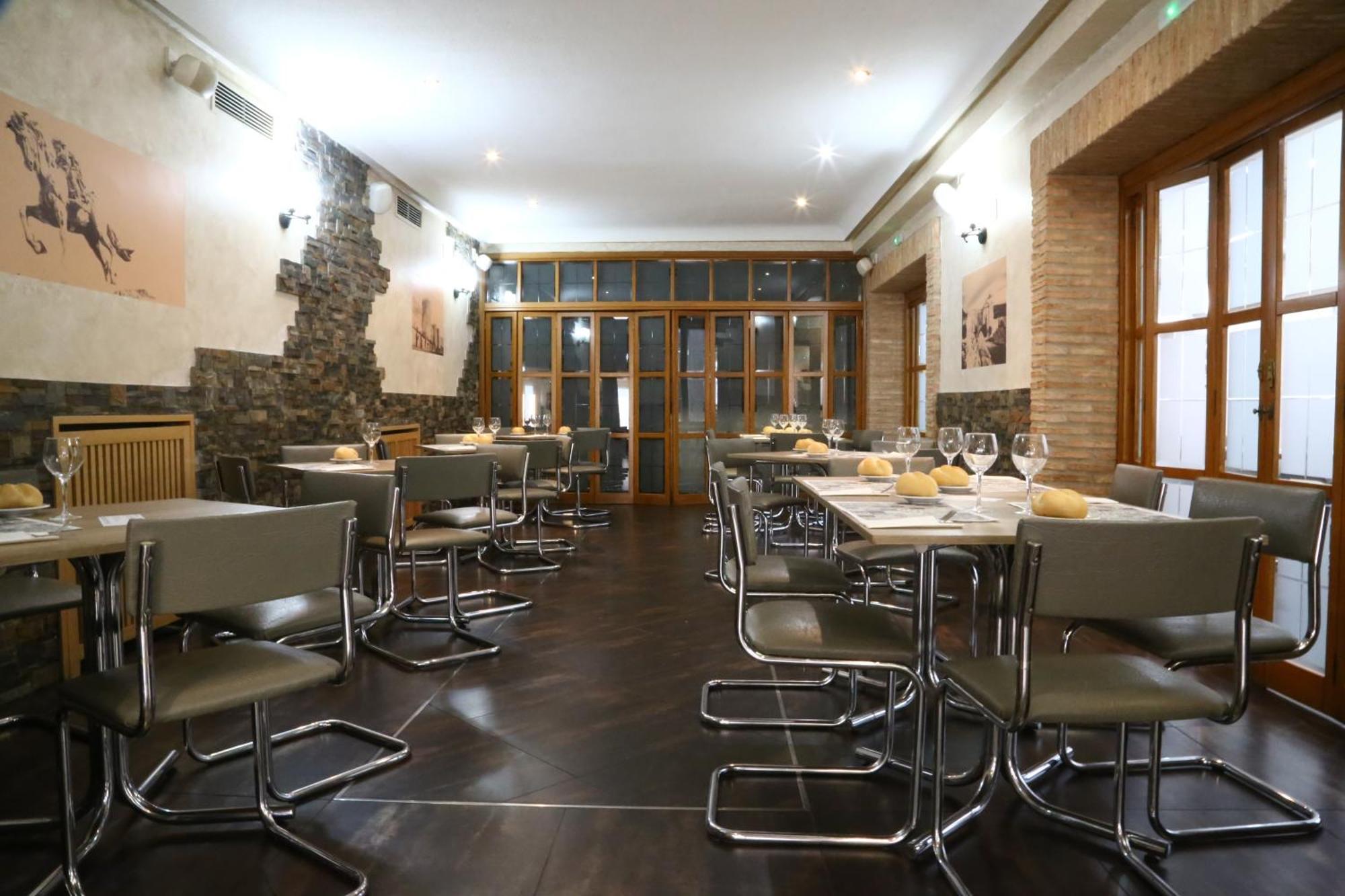 Hostal Real Plasencia Bagian luar foto