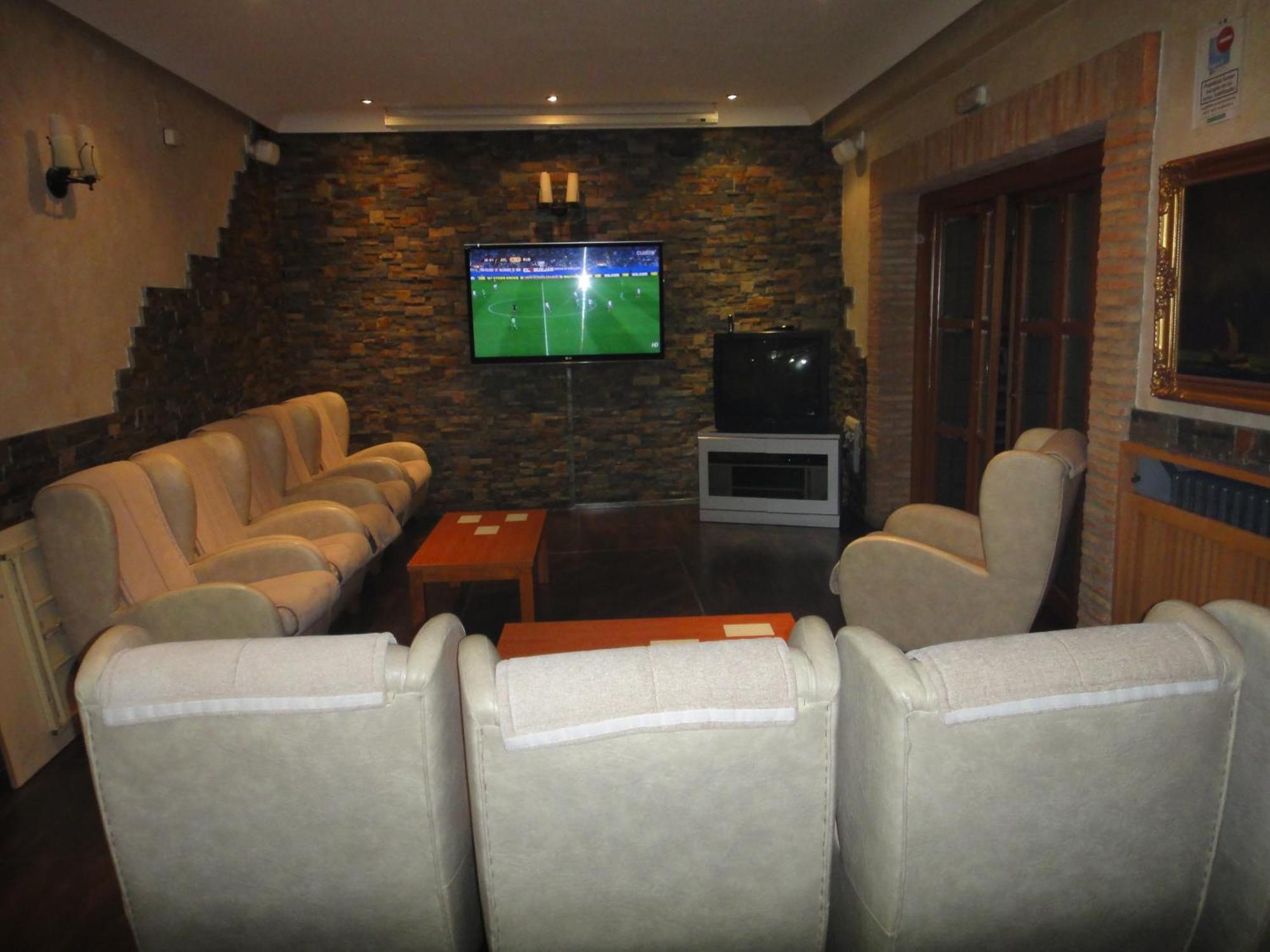 Hostal Real Plasencia Bagian luar foto